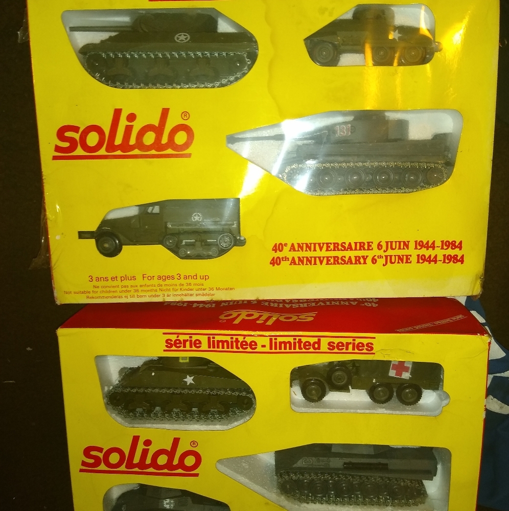 Die-cast army toys